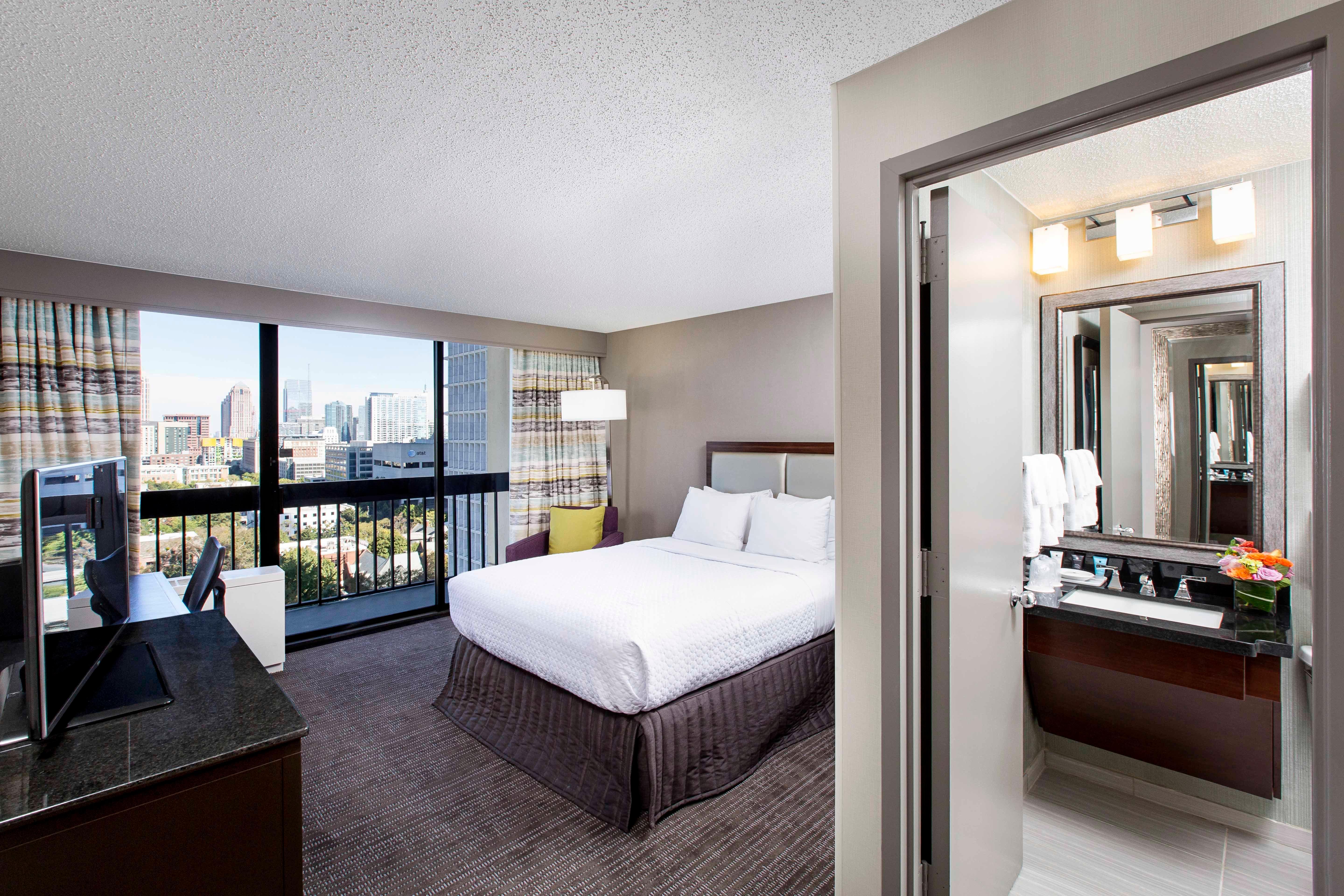 Crowne Plaza Atlanta - Midtown By Ihg Hotel Exterior photo